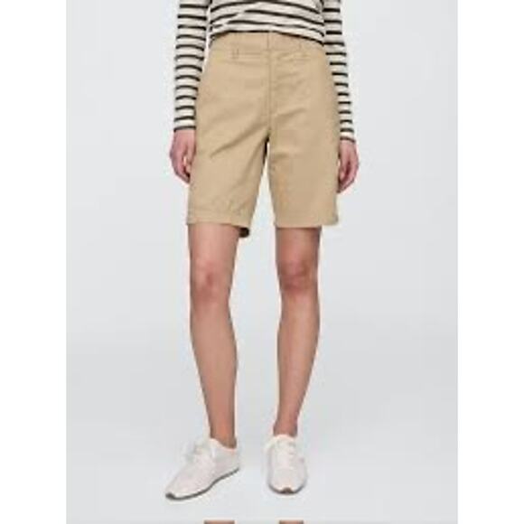 Khakis by GAP Women's Factory City 9-Inch Beige Bermuda Shorts - Size 4 - Picture 1 of 13
